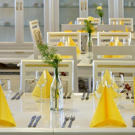 Hotel Golden Dome 이살미 외부 사진